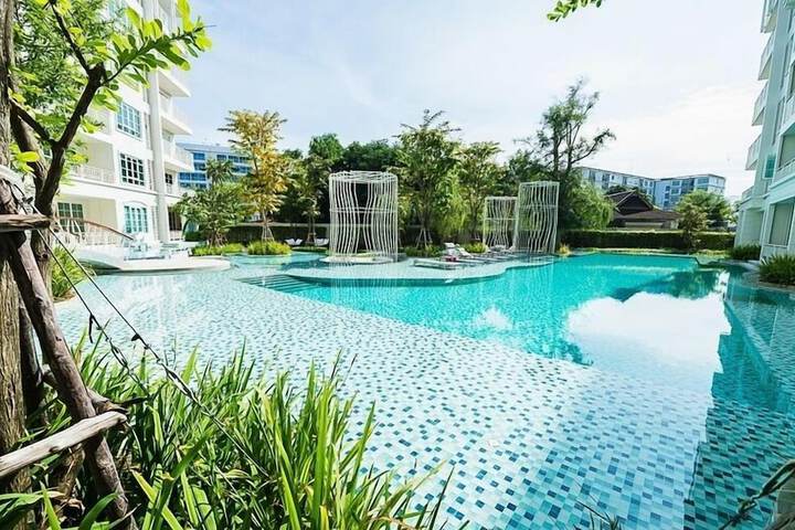 Hotel with Pool