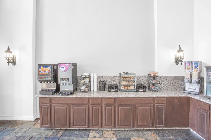 Breakfast/Coffee Service 17 of 30