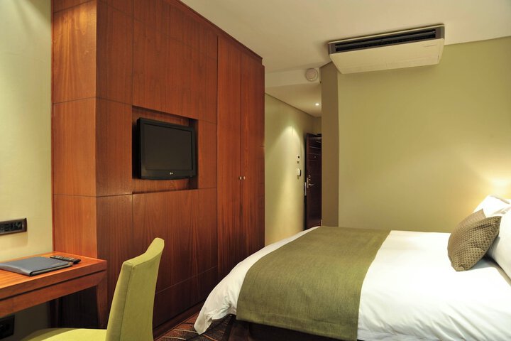 Room 36 of 102