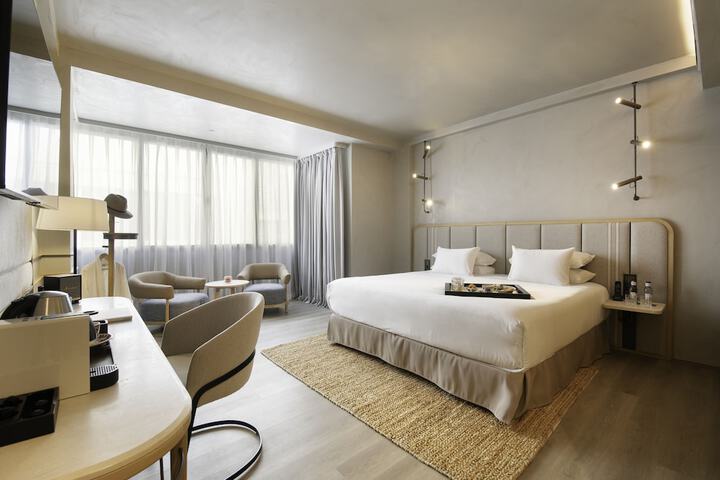 Room 10 of 114