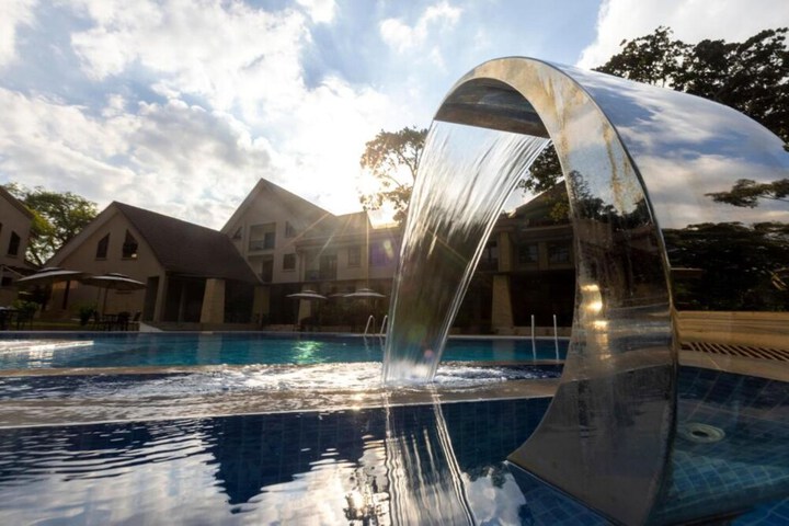 Pool 22 of 37