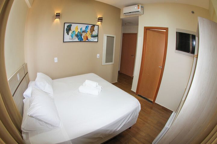 Room 27 of 77