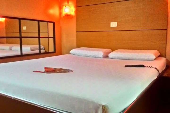 Room 7 of 20