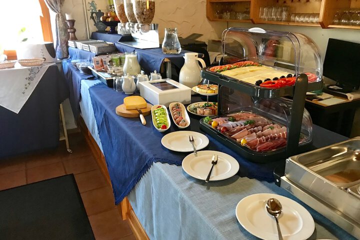 Dining 46 of 72