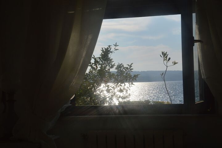 Room 16 of 19