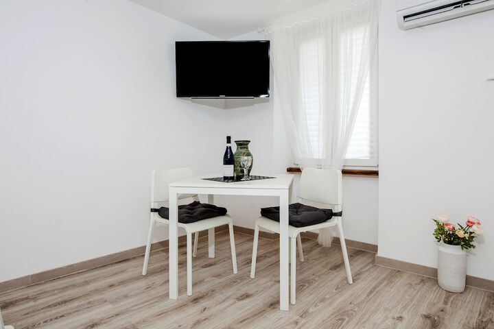 Room 15 of 35