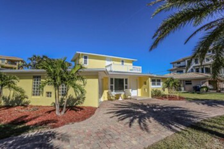 8211 Estero BLVD