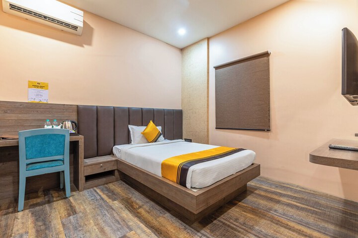 Room 14 of 33