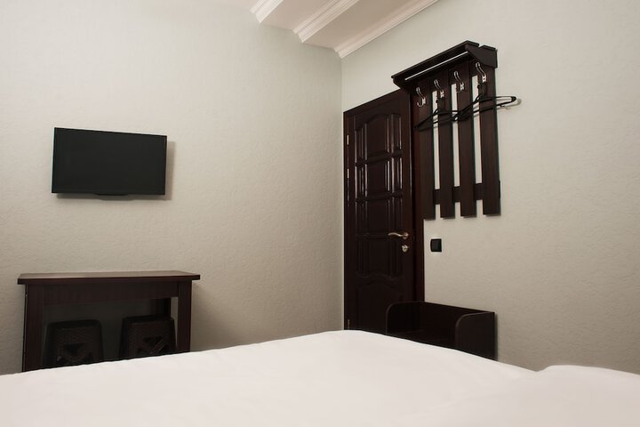 Room 7 of 17