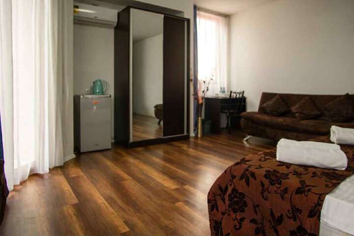Room 33 of 87