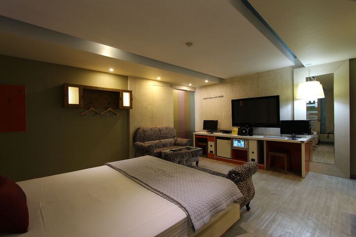 Room 11 of 56