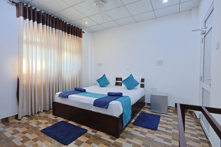 Room 9 of 35