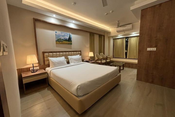 Room 7 of 50