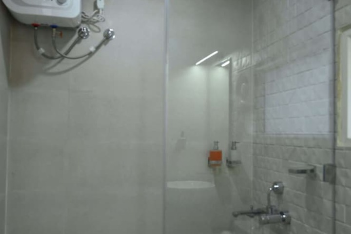 Room 15 of 19