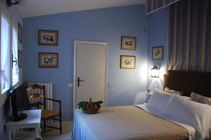 Room 12 of 40
