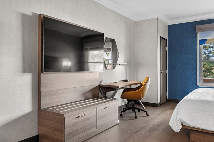 Room 43 of 85