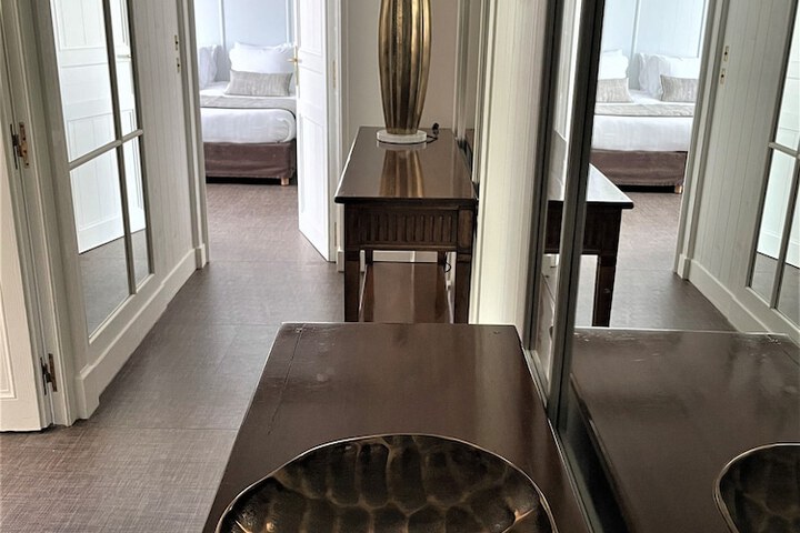 Room 15 of 37