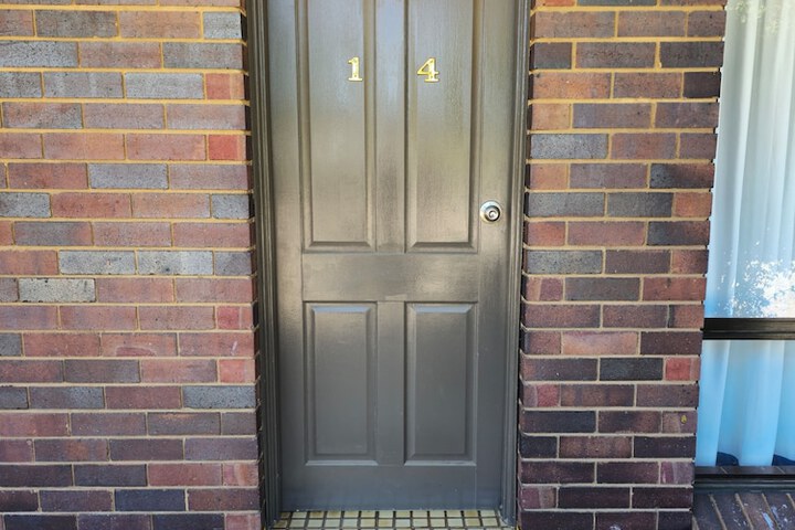 Room 12 of 82