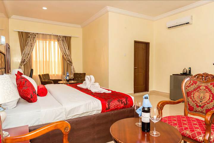 Room 5 of 42