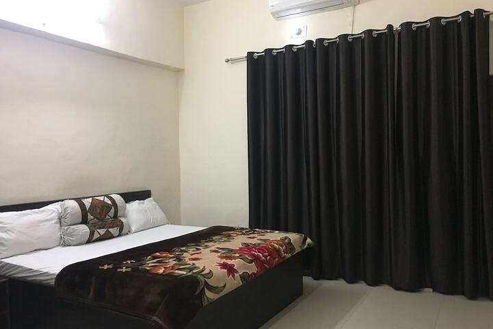 Room 5 of 30