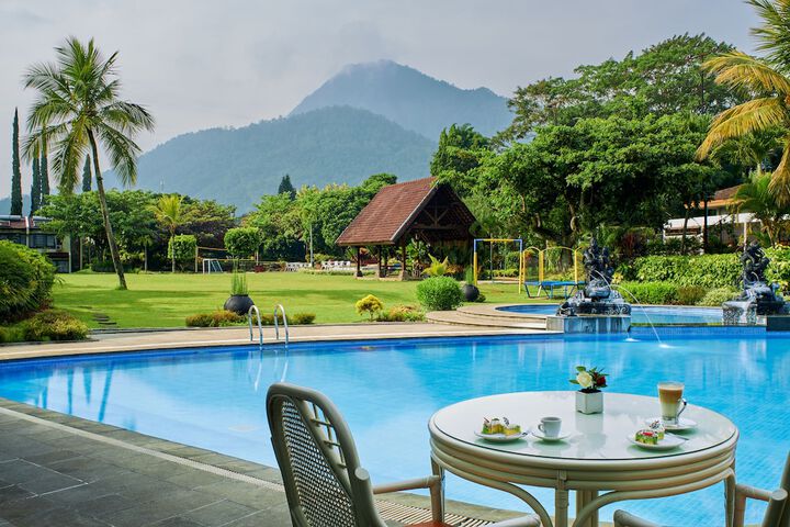 Pool Hotel