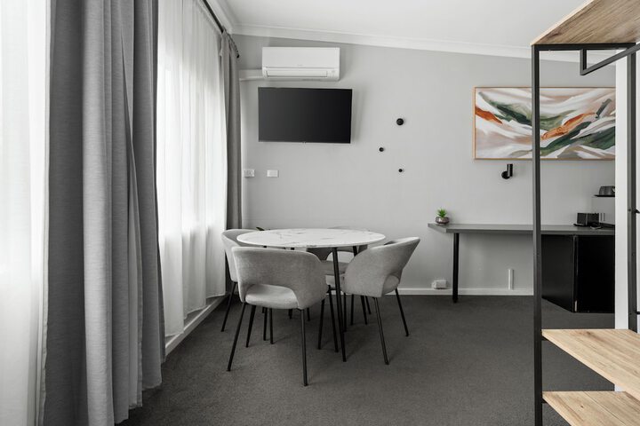 Room 9 of 43