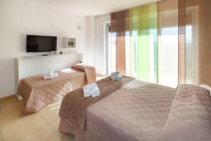 Room 5 of 65