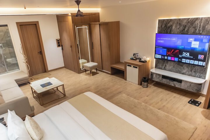 Room 75 of 221