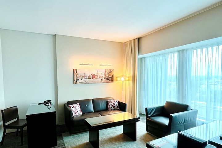 Room 27 of 94