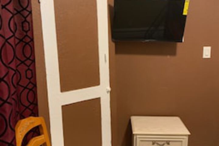 Room 16 of 129
