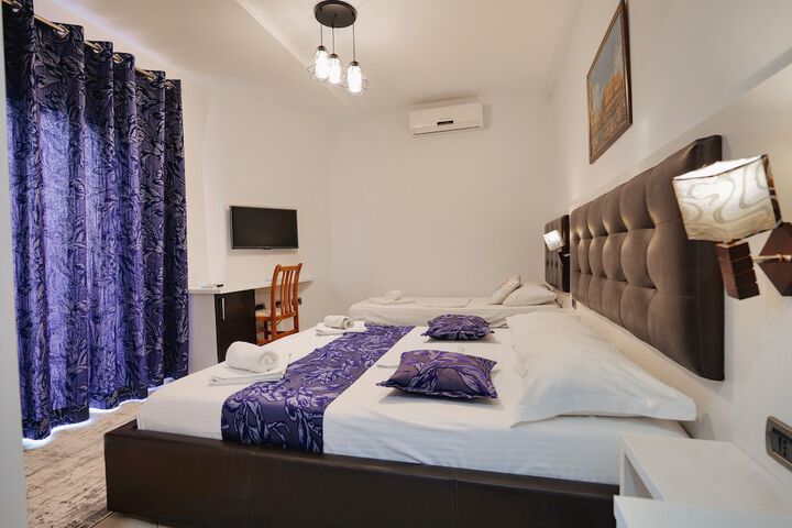 Room 16 of 52