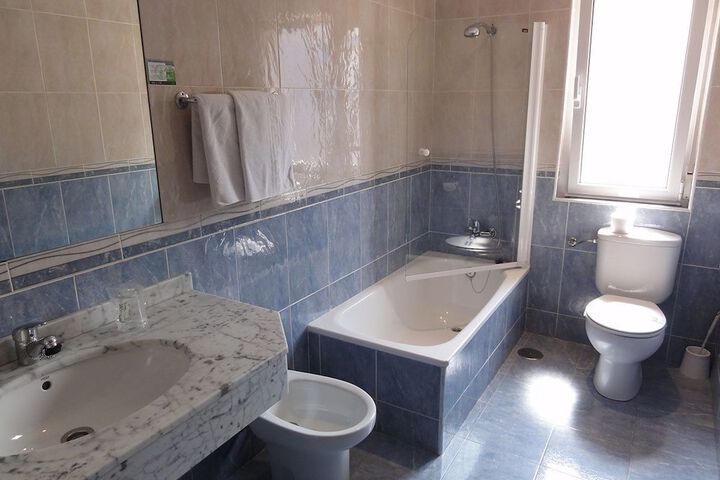 Room 12 of 14