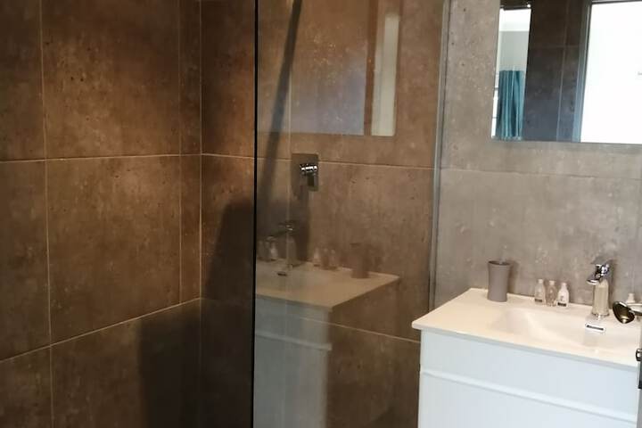 Room 81 of 111
