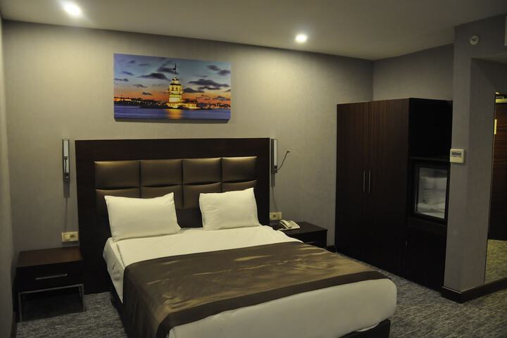 Room 3 of 17