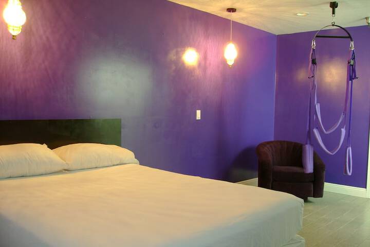 2 Queen Beds (11 of 16)