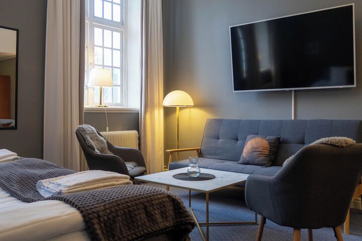 Room 4 of 50