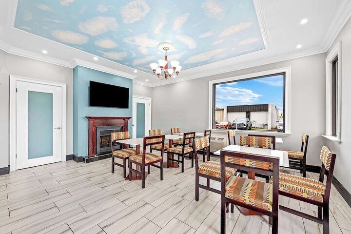 Breakfast area