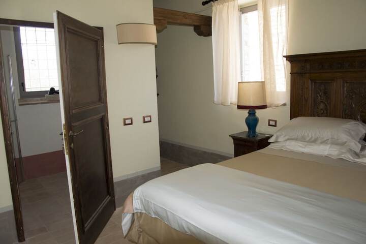 Room 6 of 66