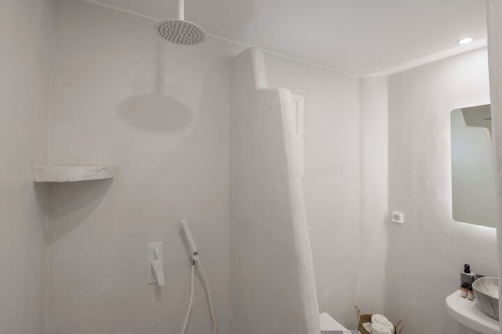 Room 75 of 196