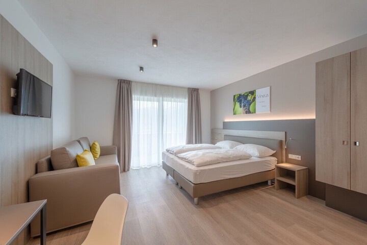 Room 15 of 172