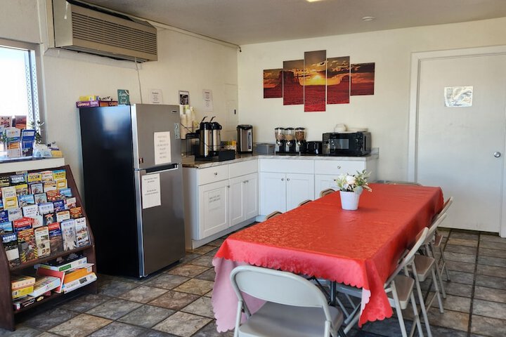 Breakfast/Coffee Service 21 of 24