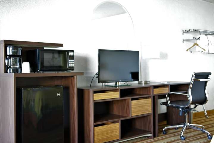 Room 6 of 38
