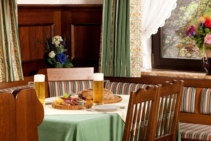 Dining 16 of 36