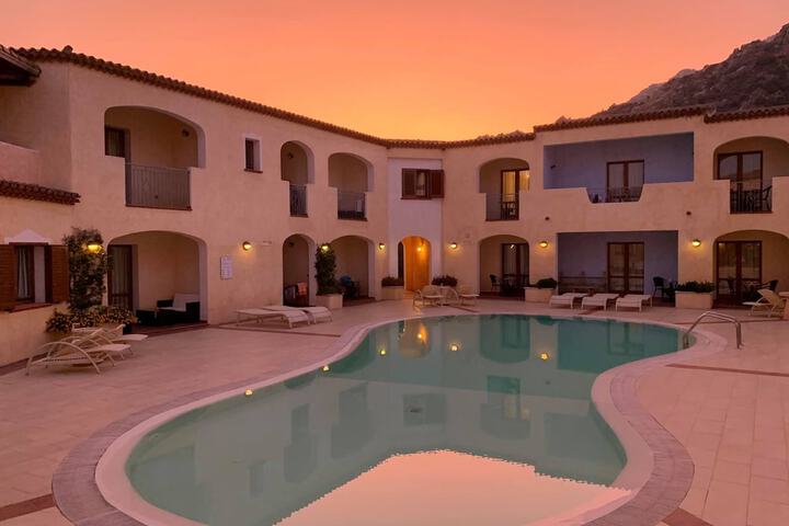 Pools & Facilities