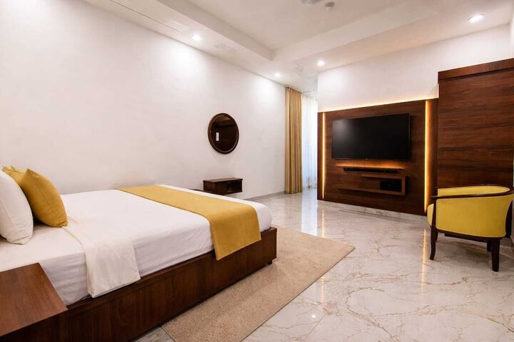 Room 20 of 40