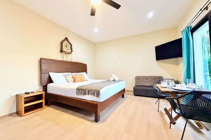 Room 18 of 48