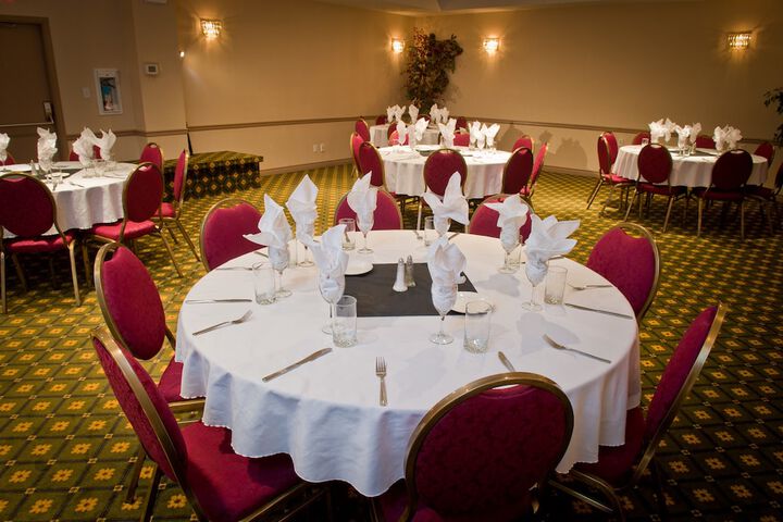 Ballroom/Hall 73 of 88