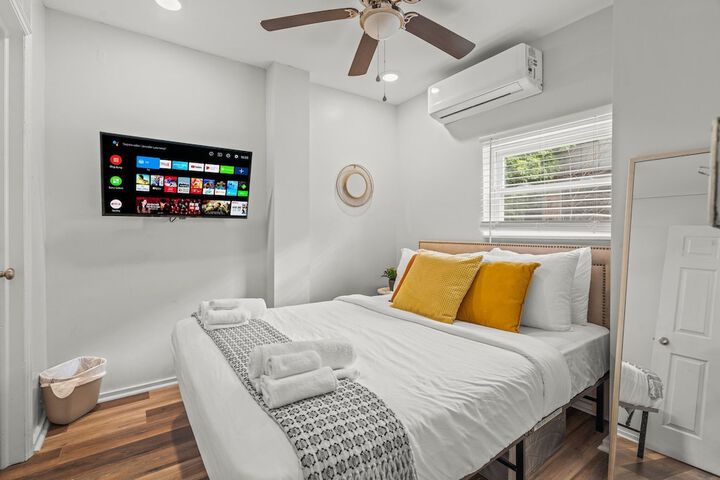 Room 3 of 33