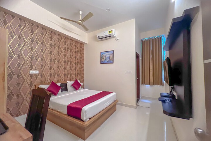 Room 11 of 20
