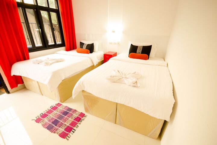Room 6 of 44